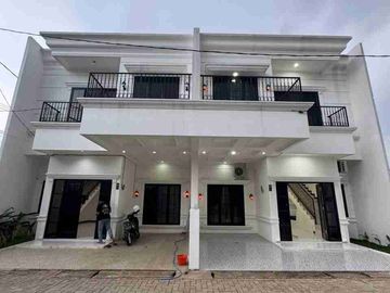 Rumah Dalam Cluster Samping Pintu Tol Sawangan Depok