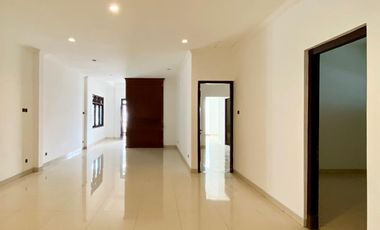 Menteng Jarang Ada! Rumah Halaman Besar Harga Menarik di Menteng Jakarta