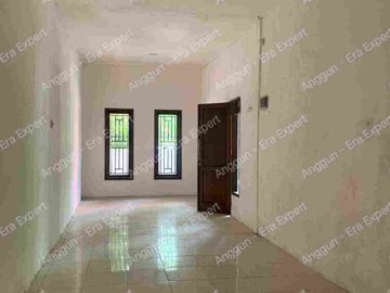 Dijual rumah pinggir jalan utama Villa mutiara Gading 2 karang satria tambun Utara Bekasi