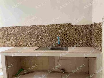 Dijual rumah pinggir jalan utama Villa mutiara Gading 2 karang satria tambun Utara Bekasi