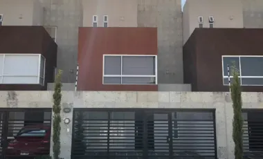 CASA EN CASAS ARA VILLA TOSCANA, SAN MATEO, TOLUCA, EDOMEX. REMATE ADJUDICADO