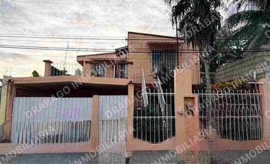 Casa en venta sobre avenida  de 2 plantas