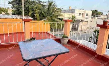 Casa en venta sobre avenida  de 2 plantas