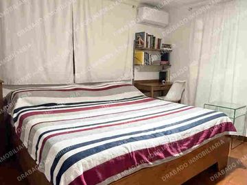 Casa en venta sobre avenida  de 2 plantas