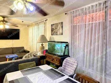 Casa en venta sobre avenida  de 2 plantas