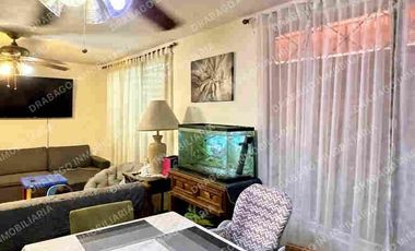 Casa en venta sobre avenida  de 2 plantas