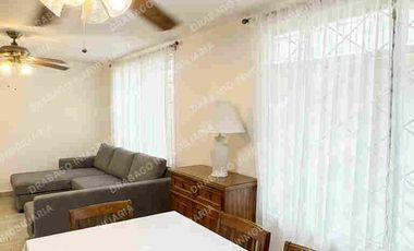 Casa en venta sobre avenida  de 2 plantas