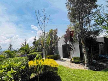 Casa Campestre en Urbanización cerrada Marinilla (Ant)