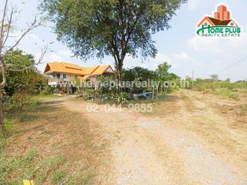 บ้านเดี่ยว 2 ชั้น พร้อมที่ดินอำเภอลาดหลุมแก้ว ปทุมธานี เนื้อที่ 1 ไร่ 1 งาน 85 ตารางวา (ใกล้วัดเจดีย์หอย) เข้า-ออกได้หลายเส้นทาง