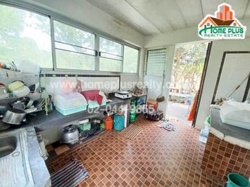 บ้านเดี่ยว 2 ชั้น พร้อมที่ดินอำเภอลาดหลุมแก้ว ปทุมธานี เนื้อที่ 1 ไร่ 1 งาน 85 ตารางวา (ใกล้วัดเจดีย์หอย) เข้า-ออกได้หลายเส้นทาง