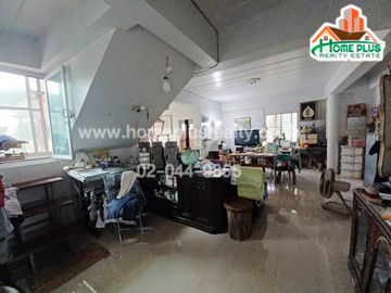 บ้านเดี่ยว 2 ชั้น พร้อมที่ดินอำเภอลาดหลุมแก้ว ปทุมธานี เนื้อที่ 1 ไร่ 1 งาน 85 ตารางวา (ใกล้วัดเจดีย์หอย) เข้า-ออกได้หลายเส้นทาง