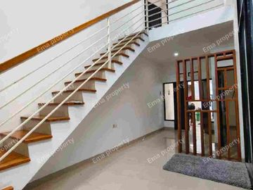 Murah ! dijual rumah Gununganyar Tambak