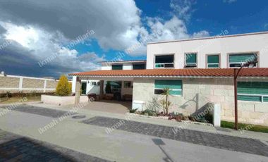 EXCELENTE RESIDENCIA EN METEPEC