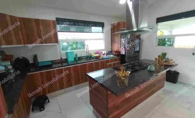 EXCELENTE RESIDENCIA EN METEPEC