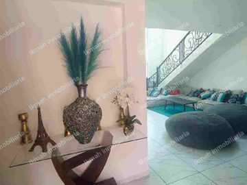 EXCELENTE RESIDENCIA EN METEPEC