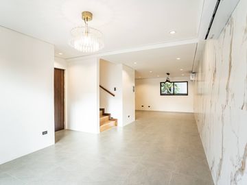 FOR SALE: Ponte Verde Drive, Ponte Verde Executive Village, Cupang, Antipolo, Rizal – House and Lot