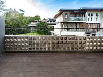 FOR SALE: Ponte Verde Drive, Ponte Verde Executive Village, Cupang, Antipolo, Rizal – House and Lot