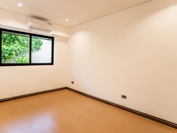 FOR SALE: Ponte Verde Drive, Ponte Verde Executive Village, Cupang, Antipolo, Rizal – House and Lot