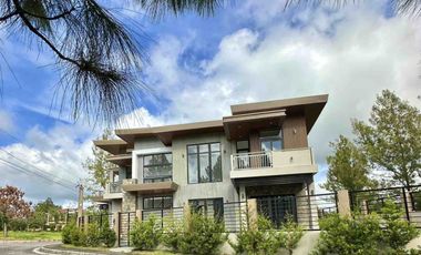 House and Lot 4-Bedrooms 4BR for Sale in Tagaytay City at Pueblo del Sol Subdivision