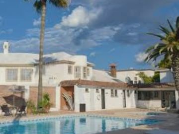 Departamento en Renta en Saltillo al Norte en Fraccionamiento Hacineda San Jeronimo con Alberca Completamente Amueblado, Equipado y con servicios incl