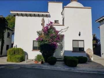 Departamento en Renta en Saltillo al Norte en Fraccionamiento Hacineda San Jeronimo con Alberca Completamente Amueblado, Equipado y con servicios incl