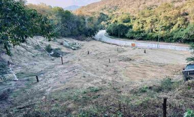 Terrenos en Bahías de Huatulco caminando a la Bahía Tejón