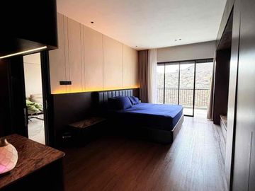 Dijual Rumah baru classic modern dengan kolam renang di Singgasana Pradana Darmakusuma