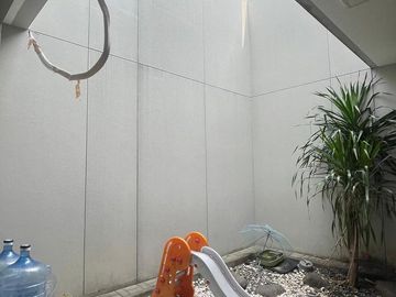 JUAL BUTUH UANG RUMAH FLORA SUMMARECON BANDUNG TIPE BESAR