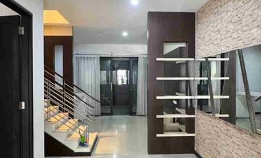 BAGUS SEMI FURNISH RUMAH SURABAYA TIMUR PANTAI MENTARI