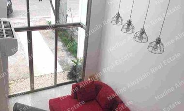 SE RENTA CASA TOTALMENTE AMUEBLADA EN RESIDENCIAL PALMARIS BY CUMBRES CANCÚN, SOBRE AVENIDA HUAYACAN, SEGURIDAD2 24 HORAS, AMENIDADES.