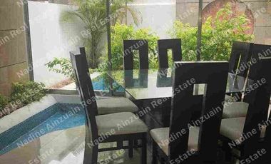 SE RENTA CASA TOTALMENTE AMUEBLADA EN RESIDENCIAL PALMARIS BY CUMBRES CANCÚN, SOBRE AVENIDA HUAYACAN, SEGURIDAD2 24 HORAS, AMENIDADES.
