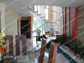 SE RENTA CASA TOTALMENTE AMUEBLADA EN RESIDENCIAL PALMARIS BY CUMBRES CANCÚN, SOBRE AVENIDA HUAYACAN, SEGURIDAD2 24 HORAS, AMENIDADES.