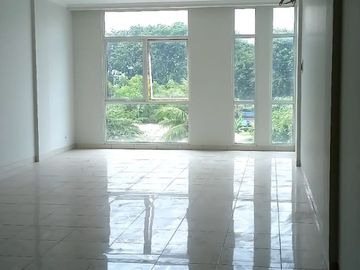 Disewakan Ruko 3 Lantai di Burgundy Summarecon Bekasi