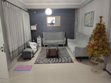 Rumah Gubeng Kertajaya, Strategis