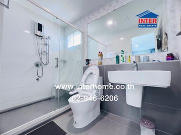 Two-story detached house, 50.7 sq.wah, Villaggio Srinakarin - Bangna Village, Bangna-Trat Road, Bua Nakarin Road, Bang Phli, Samut Prakan.