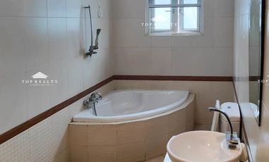 8-Bedroom 8BR House and Lot for Sale in Parañaque City at Bayview Village