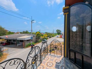House for Sale in Ayutthaya – Uthai District, Thanū Subdistrict European-Style House with 226.6 sq.wah Land Near Rojana Industrial Estate