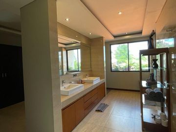 Villa Griya Mas Tumbak Bayuh Canggu Badung