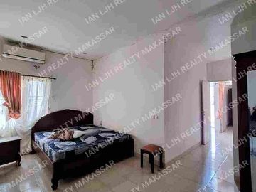 RUMAH 3 KAMAR TANJUNG BUNGA MAKASSAR. POSISI SUDUT. TANAH 167M².
