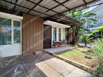 RUMAH 3 KAMAR TANJUNG BUNGA MAKASSAR. POSISI SUDUT. TANAH 167M².
