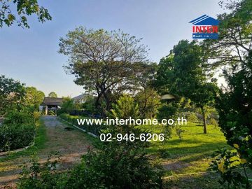 Vacant land, 275.6 square wah (approximately 1,110 sq m), located in Soi Yu Wang Kaew, near Wat Saphan Sung, Chaiyaphruek Road, and the Chamber of Com