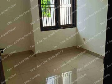 Rumah Cantik Bebas Banjir Dijual  Di Kemang Pratama 2 Bekasi Harga Nego