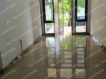Rumah Cantik Bebas Banjir Dijual  Di Kemang Pratama 2 Bekasi Harga Nego