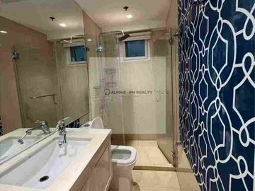 For Lease 2BR Two Serendra Red Oak