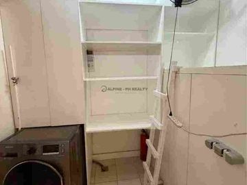 For Lease 2BR Two Serendra Red Oak