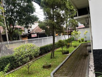 Dijual Rumah Bagus Nyaman Siap Huni posisi hoek Lokasi di Veteran Bandung
