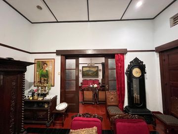 Dijual Rumah Bagus Nyaman Siap Huni posisi hoek Lokasi di Veteran Bandung