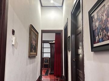 Dijual Rumah Bagus Nyaman Siap Huni posisi hoek Lokasi di Veteran Bandung