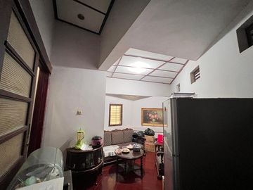 Dijual Rumah Bagus Nyaman Siap Huni posisi hoek Lokasi di Veteran Bandung
