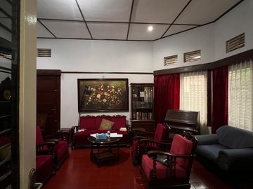 Dijual Rumah Bagus Nyaman Siap Huni posisi hoek Lokasi di Veteran Bandung